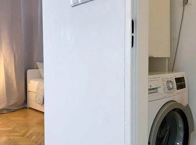 Halby Chlodna 15 * Varsó